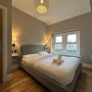 4* Couette-café The Riverhouse